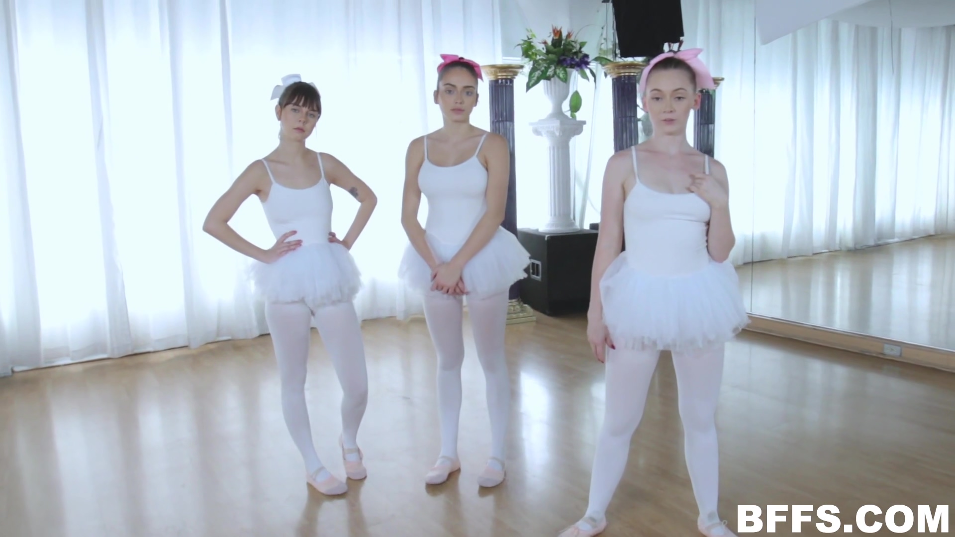 Sexy Ballet Women - Bff Ballerinas Party Porn Video - VXXX.com
